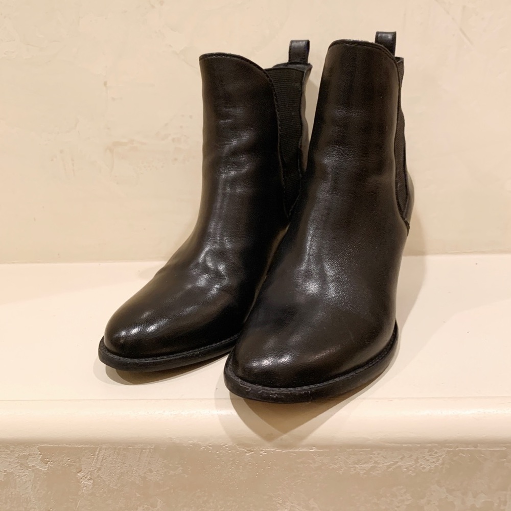 Steve Madden heeled booties